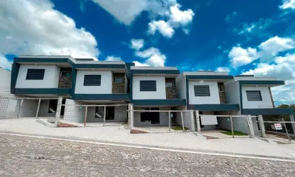 Casa com 3 dormitórios à venda, 117 m² por R$ 540.000,00 - Petrópolis - Novo Hamburgo/RS