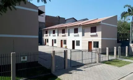 Casa com 2 dormitórios para alugar, 6500 m² por R$ 2.751,00/mês - Operário - Novo Hamburgo/RS