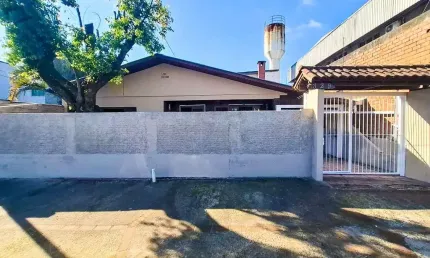 Casa com 2 dormitórios para alugar, 105 m² por R$ 2.500,00/mês - Centro - Estância Velha/RS