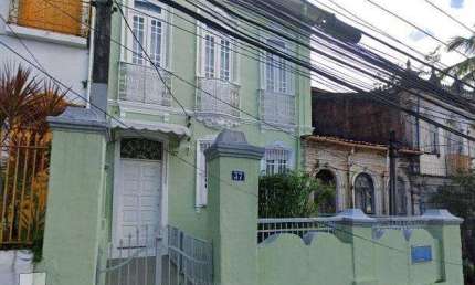 Casa para Venda em Salvador, Dois de Julho, 7 dormitórios, 2 banheiros