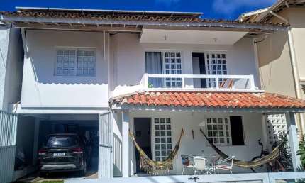Viva na Tranquilidade: Casa em Condomínio Stella Maris Salvador
