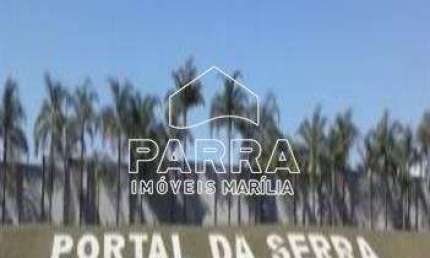 VENDE-SE TERRENO NO COND. PORTAL DA SERRA - MARILIA/SP