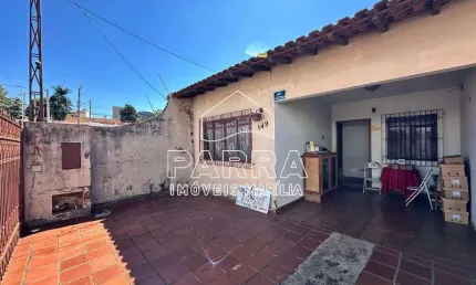 VENDE-SE RESIDÊNCIA NO SEN.SALGADO FILHO - MARILIA/SP
