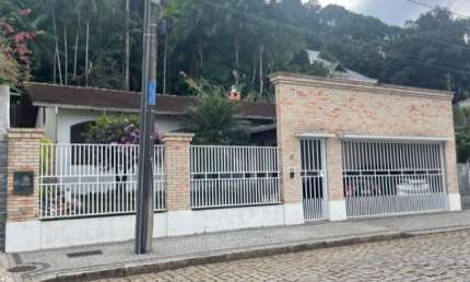 Casa com 4 quartos à venda na Doutor Fritz Muller, 15, América, Joinville por R$ 1.250.000