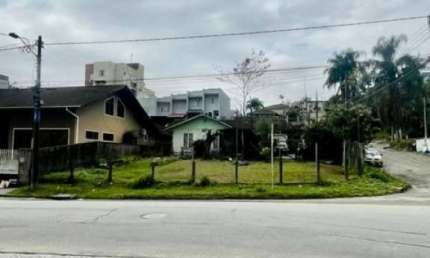 Terreno à venda na Missoes, 283, Nova Brasília, Joinville por R$ 350.000