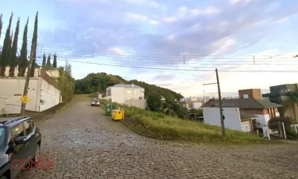 Terreno à venda na Avenida Affonso Gasparin, 240, Nossa Senhora da Saúde, Caxias do Sul por R$ 700.000