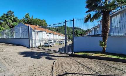 Casa em condomínio fechado com 2 quartos à venda na Rua Padre Gerônimo Rossi, 1725, Ana Rech, Caxias do Sul por R$ 245.000