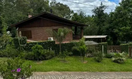 Casa em condomínio fechado com 4 quartos à venda na Estrada Bento Osvaldo Trisch, 11, Pedancino, Caxias do Sul por R$ 1.950.000