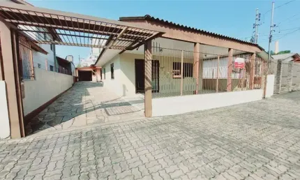 Casa com 3 quartos à venda no Desvio Rizzo, Caxias do Sul , 235 m2 por R$ 798.000