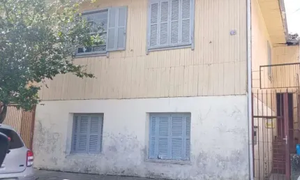 Casa com 5 quartos à venda no Centro, Caxias do Sul , 151 m2 por R$ 370.000