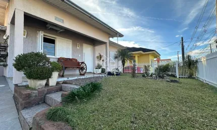 Casa com 2 quartos à venda no Belvedere, Farroupilha  por R$ 750.000