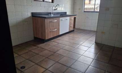 Casa locação, 2 dorm. com suíte,1 vg,90m²,VL lourdes em Carapicuiba