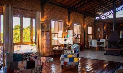 Casa com 3 quartos à venda, 300 m² por R$ 1.300.000 - Parque Jardim da Serra - Juiz de Fora/MG