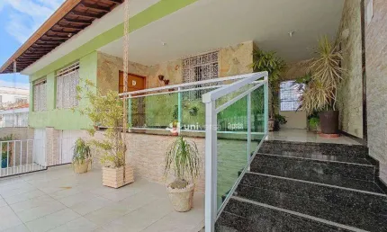 Casa com 4 quartos à venda, 251 m² por R$ 950.000 - Bairu - Juiz de Fora/MG