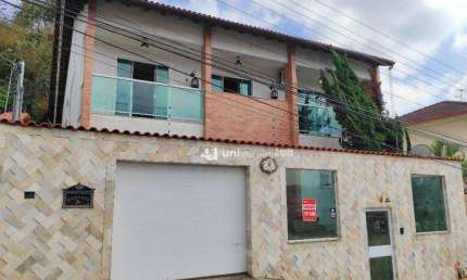 Casa com 4 quartos à venda, 246 m² de R$ 1.190 por R$980.000 - Bom Clima - Juiz de Fora/MG