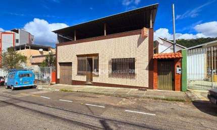 Casa com 4 quartos à venda, 132 m² por R$ 690.000 - Jardim Glória - Juiz de Fora/MG