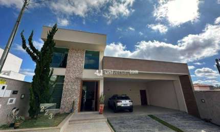 Casa com 4 quartos à venda, 384 m² por R$ 1.700.000 - Grama - Juiz de Fora/MG