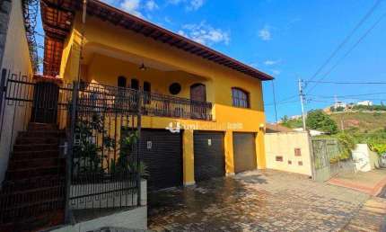 Casa com 4 quartos à venda, 250 m² por R$ 1.600.000 - Bom Clima - Juiz de Fora/MG