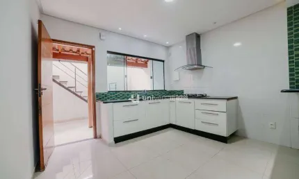 Casa ampla com 3 Quartos e 1 Suíte com Closet bem distribuída no Bairro Bom Jardim – Conforto e sofisticação