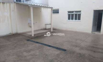 Casa com 3 quartos para alugar, 100 m² por R$ 2.489/mês - Passos - Juiz de Fora/MG