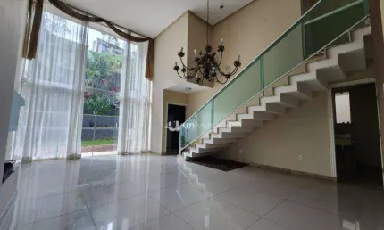 Casa com 3 quartos para alugar, 217 m² por R$5.500,00/mês - São Pedro - Juiz de Fora/MG