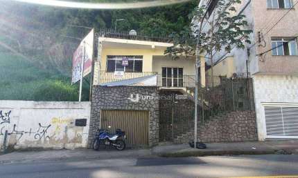 Casa com 4 Quartos, 250 m² - venda por R$ 650.000 ou aluguel por R$ 3.756/mês - São Mateus - Juiz de Fora/MG