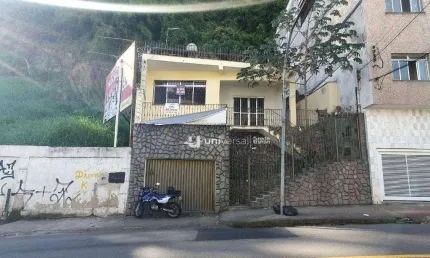Casa com 4 Quartos, 250 m² - venda por R$ 650.000 ou aluguel por R$ 3.756/mês - São Mateus - Juiz de Fora/MG
