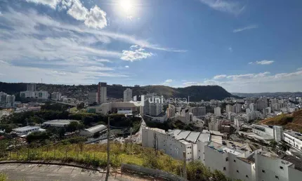Apartamento com 2 quartos para alugar, 115 m² por R$ 1.300/mês - Teixeiras - Juiz de Fora/MG