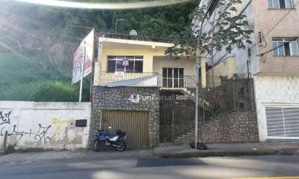 Casa com 4 Quartos, 250 m² - venda por R$ 650.000 ou aluguel por R$ 3.756/mês - São Mateus - Juiz de Fora/MG