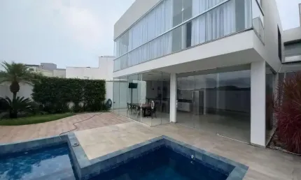 Casa para Venda em Macaé, Vale dos Cristais, 4 dormitórios, 1 suíte, 4 banheiros, 4 vagas