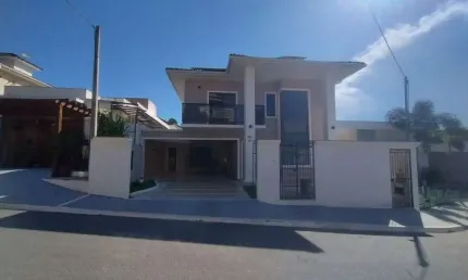Casa para Venda em Macaé, Lagoa, 3 dormitórios, 1 suíte, 5 banheiros, 2 vagas