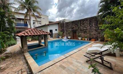 Casa com 5 quartos à venda no Bairro Morada da Colina - Uberlândia/MG