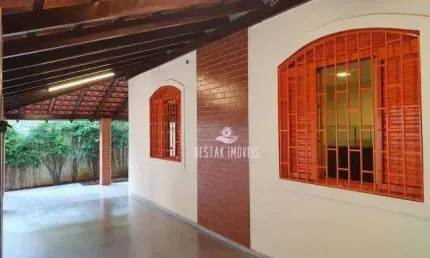 Casa com 3 quartos à venda no Bairro Santa Mônica - Uberlândia/MG