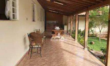 Casa com 4 quartos à venda no Bairro Vigilato Pereira - Uberlândia/MG