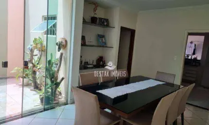 Casa com 3 Quartos à venda no Bairro Presidente Roosevelt - Uberlândia/MG
