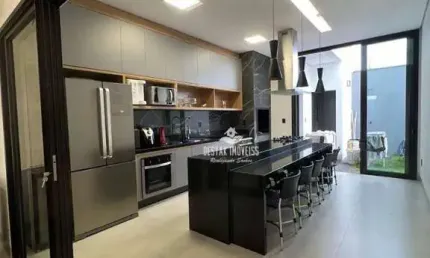 Casa com 3 quartos à venda, bairro Aclimação - Uberlândia/MG