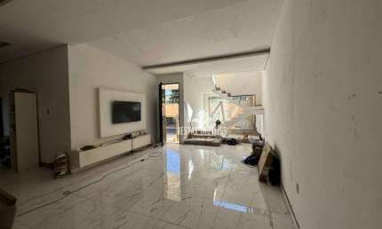 Casa com 4 quartos à venda no Bairro Osvaldo Rezende - Uberlândia/MG