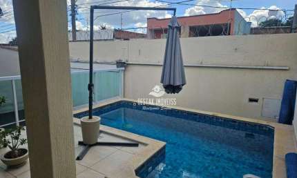 Casa com 4 quartos à venda no Bairro Osvaldo Rezende - Uberlândia/MG