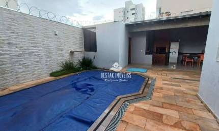 Casa com 3 quartos à venda, bairro Santa Mônica - Uberlândia/MG