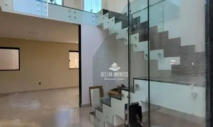 Sobrado com 3 quartos à venda, bairro Cidade Jardim - Uberlândia/MG