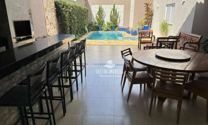 Casa com 3 quartos à venda, bairro Santa Mônica - Uberlândia/MG