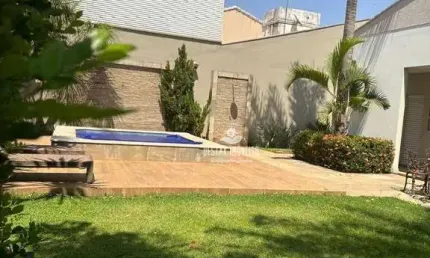 Sobrado com 3 quartos à venda, bairro Vigilato Pereira - Uberlândia/MG