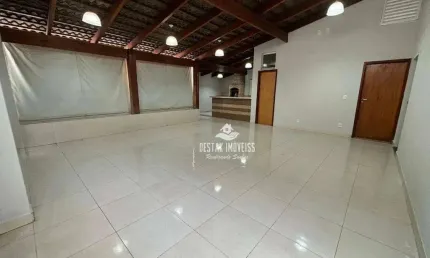 Sobrado com 4 quartos à venda, bairro Jardim Patrícia - Uberlândia/MG