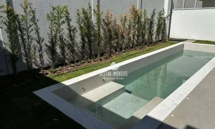 Sobrado com 4 quartos à venda no Bairro Aclimação - Uberlândia/MG