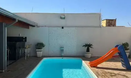 Casa com 3 quartos à venda, bairro Alto Umuarama - Uberlândia/MG