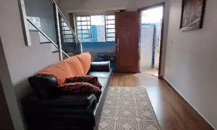 Sobrado com 4 quartos à venda, Bairro Santa Mônica - Uberlândia/MG