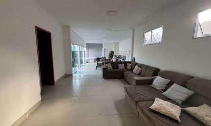 Casa com 5 quartos à venda no Bairro Vigilato Pereira - Uberlândia/MG