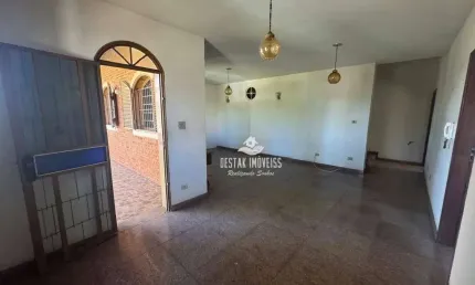Casa com 3 quartos à venda no Bairro Tabajaras - Uberlândia/MG