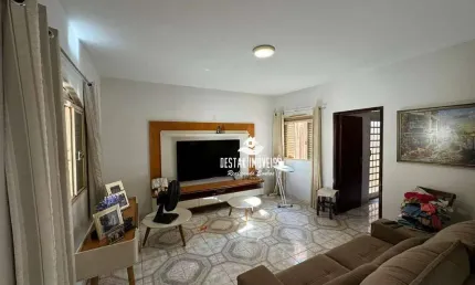 Casa com 4 quartos à venda no Bairro Custódio Pereira - Uberlândia/MG