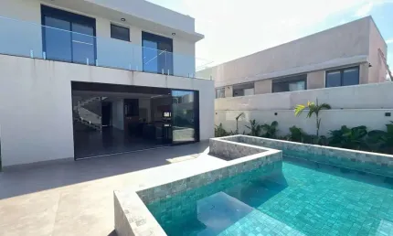Sobrado à venda, 296 m² por R$ 3.500.000,00 - Condomínio Tamboré - Uberlândia/MG